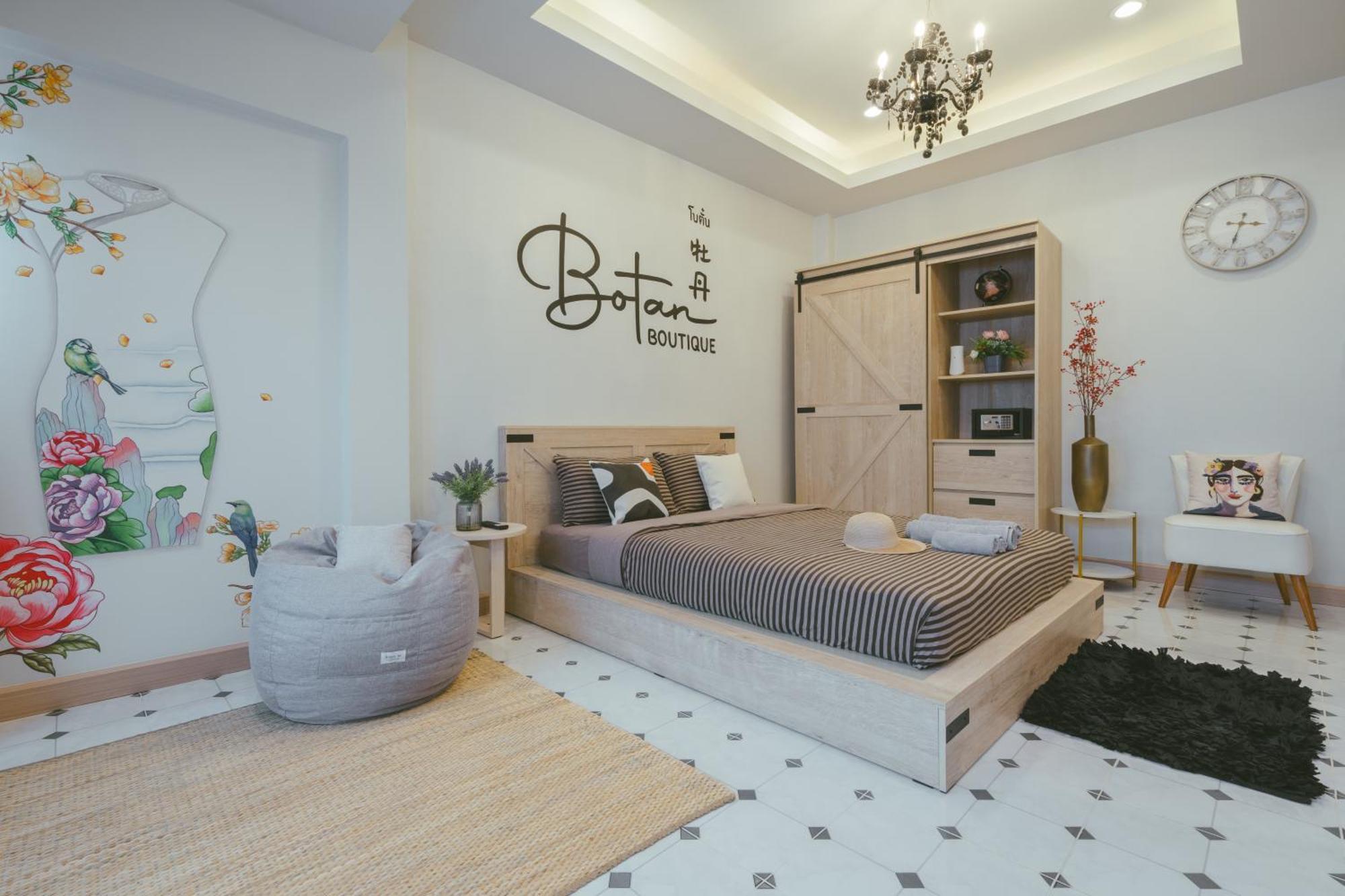 Botan Boutique Hotel Patong Bagian luar foto