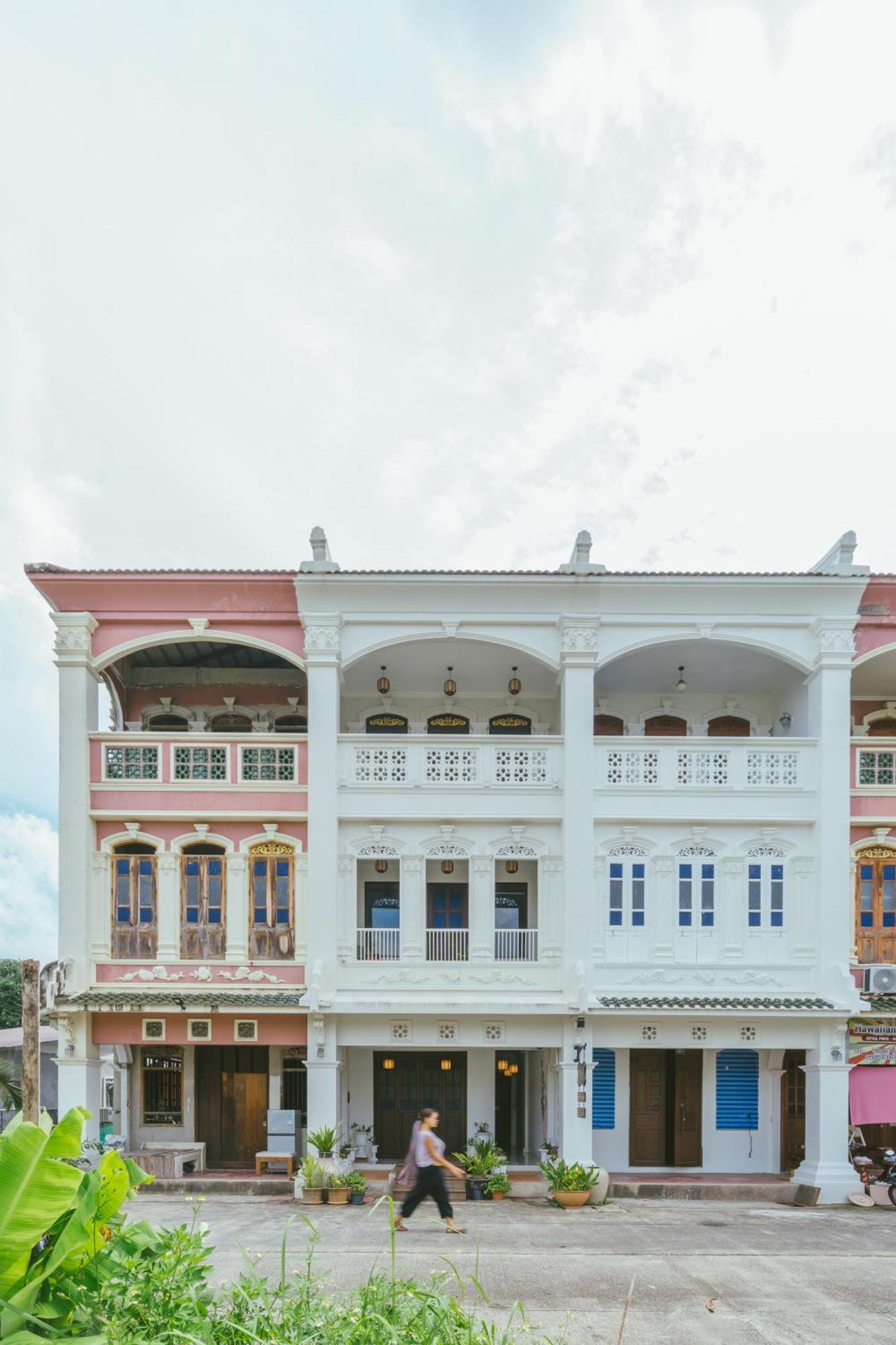 Botan Boutique Hotel Patong Bagian luar foto