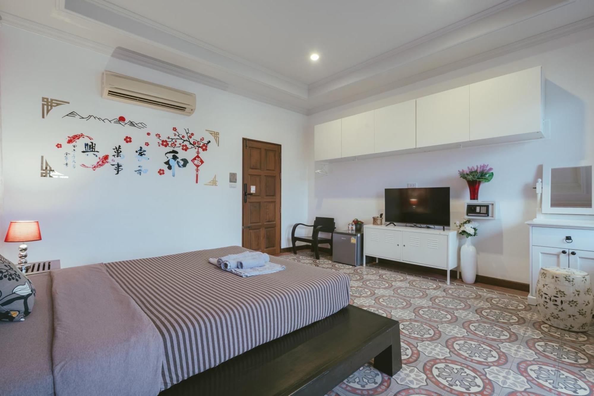 Botan Boutique Hotel Patong Bagian luar foto