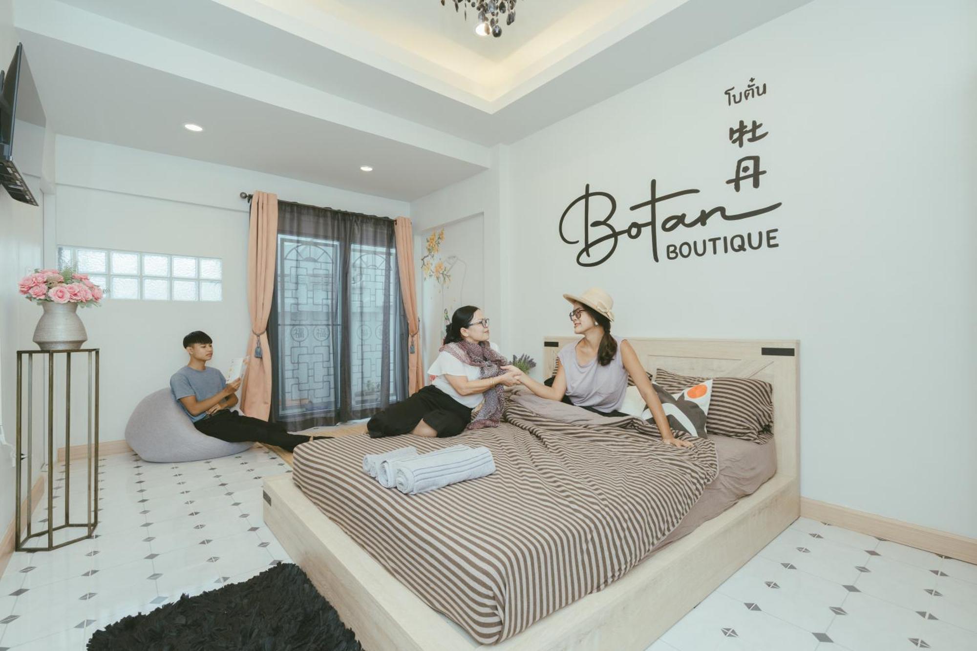 Botan Boutique Hotel Patong Bagian luar foto