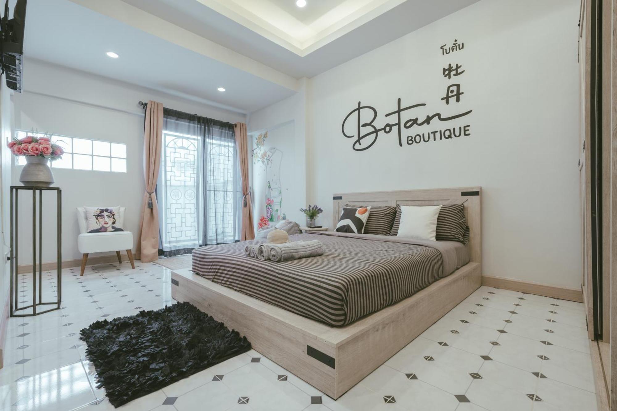 Botan Boutique Hotel Patong Bagian luar foto