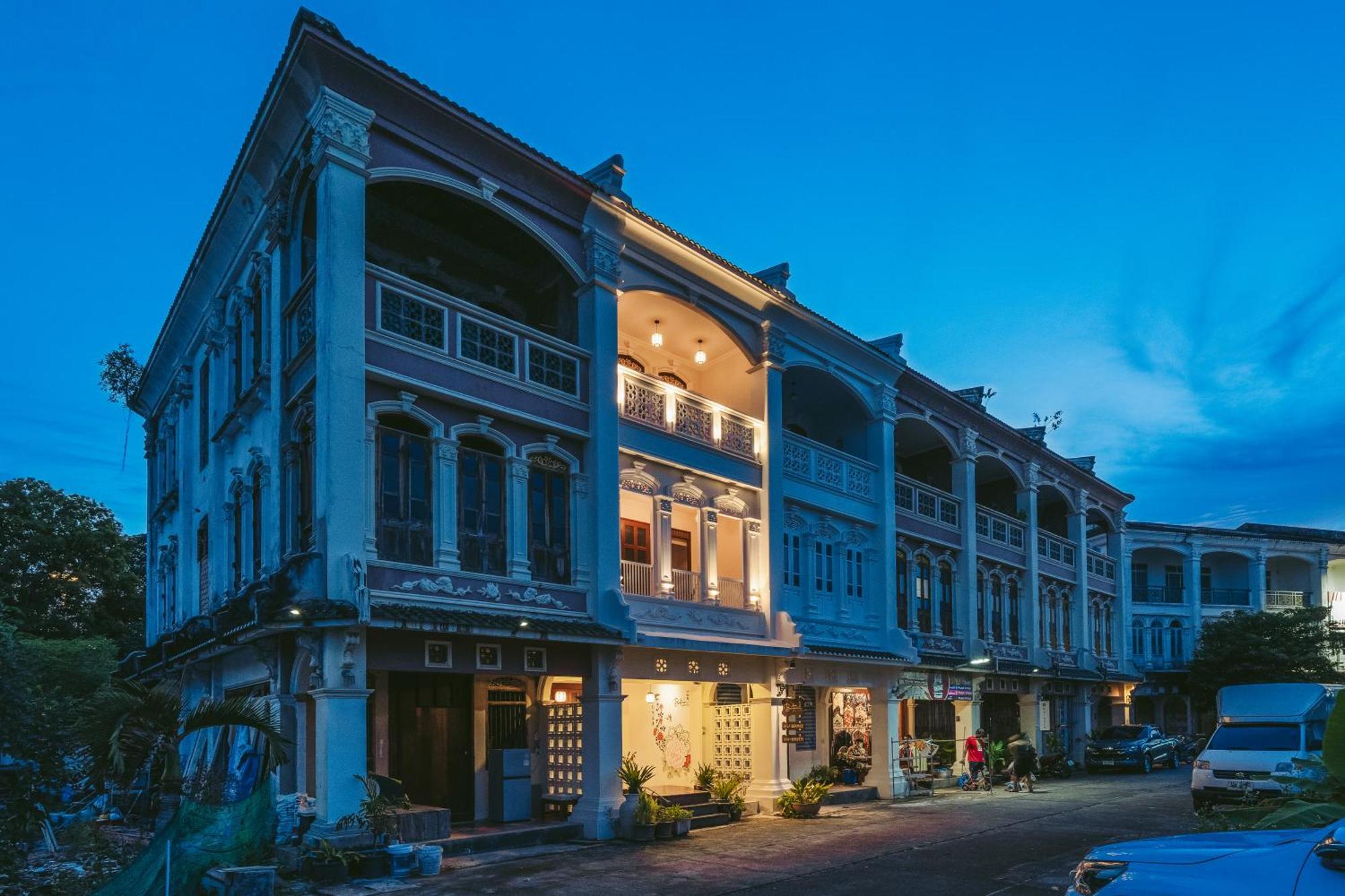 Botan Boutique Hotel Patong Bagian luar foto